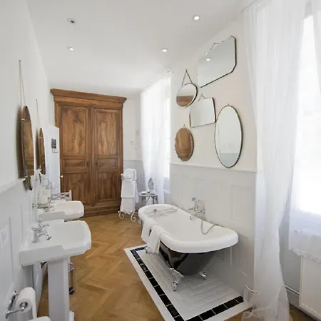 Le Manoir *