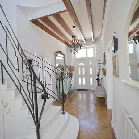 Le Manoir *